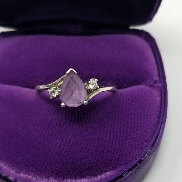 Vintage Avon Sterling Silver Purple Pear Shape Rhinestone Ring, Size 8 Band - Picture 5 of 9